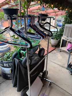Clothes hanger