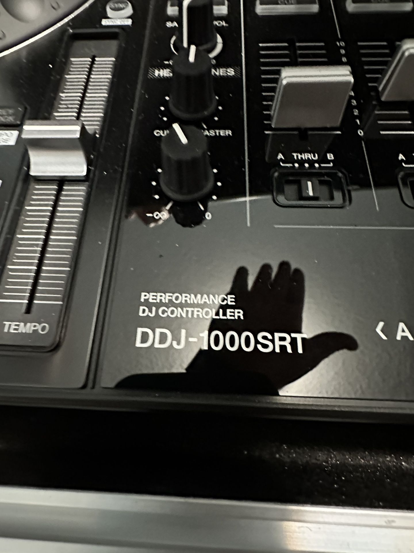 DJ controller 4 