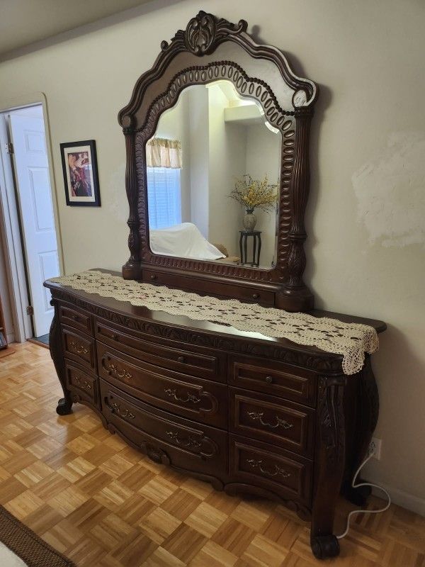Cherry Wood Bedroom Set