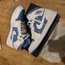 Jordan 1 Mid