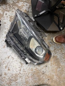 2020 dodge Durango headlight