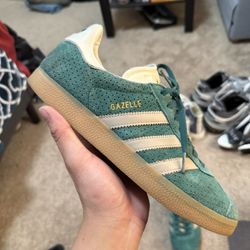 Adidas Originals Men's Gazelle Shoe Collegiate Green/Wonder Beige