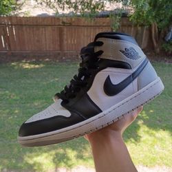 Air Jordan 1s Size 10.5 Black/White/Grey