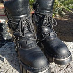 Hardly used New Rock Boots