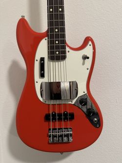 Fender MUSTANG BASS PJ CORAL RED