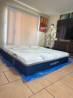 KING SIZE MATTRESS, NOVAFORM BRAND