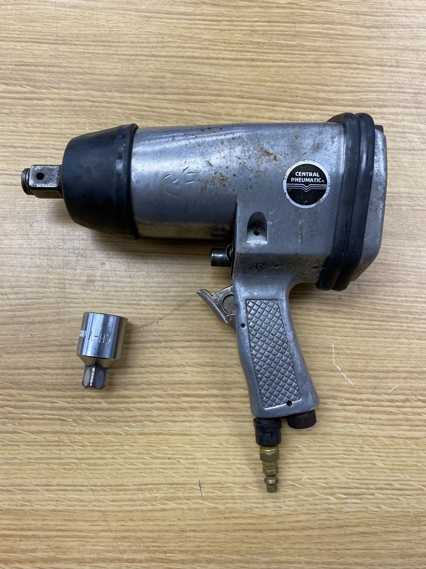 CENTRAL PNEUMATIC 3/4" AIR IMPACT WRECH 32871 Used