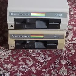 (2) COMMODORE 1541 DISK DRIVES!    $50