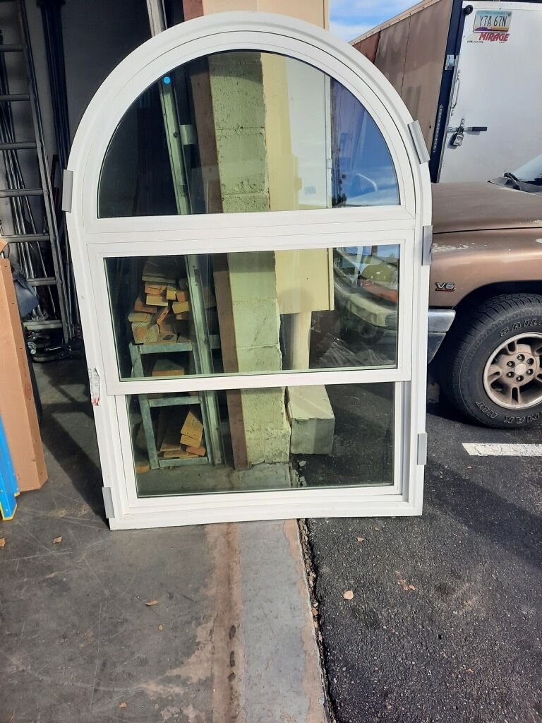 Milgard Single Hung/ Arch Top White Vinyl Window- 44 x 66
