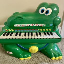 Little Tikes Crocodile Alligator 32-Keys Piano Keyboard For Toddlers