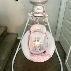 Fisher Price Deluxe Cradle 'n Swing- Surreal Serenity