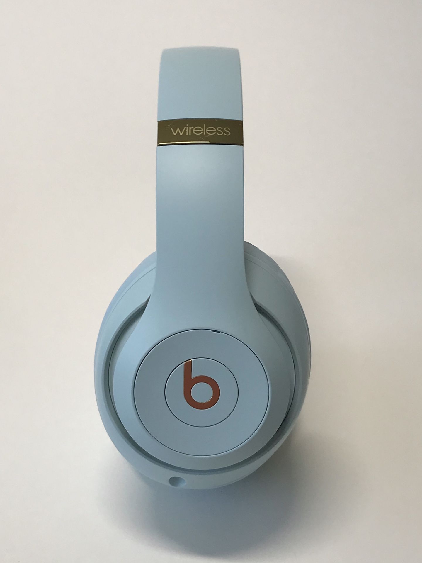 < LIKE NEW > BEATS STUDIO 3 Wireless Headphone Bluetooth - 22 Hours of Listening Time - Apple Chip - Noice Cancelation