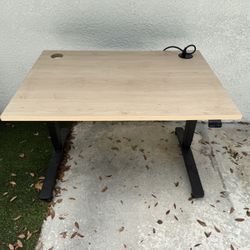 Uplift Desk