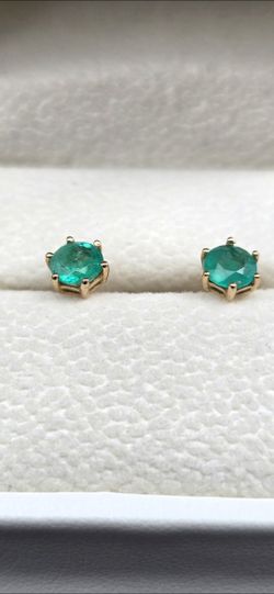 18K Gold Stud Earrings With Natural Colombian Emeralds + Certificate
