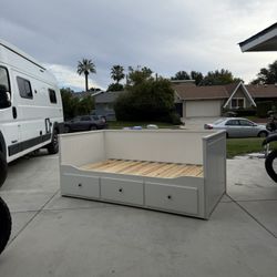 IKEA HEMNES Daybed frame with 3 drawers, white, Twin