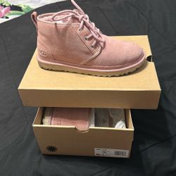 Pink Uggs 