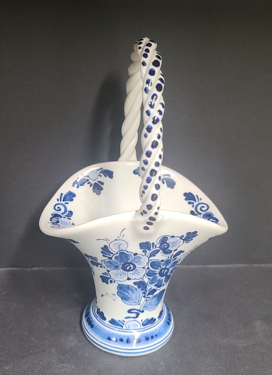 Beautiful Vintage Delft Basket, Made In Holland, Signed 