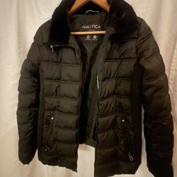 Woman’s Large Puff Jacket 