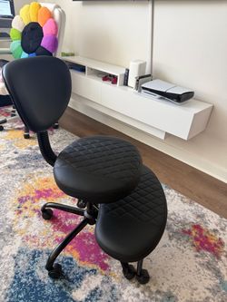 Black Ergonomic Floor Chair with Backrest and Wheels