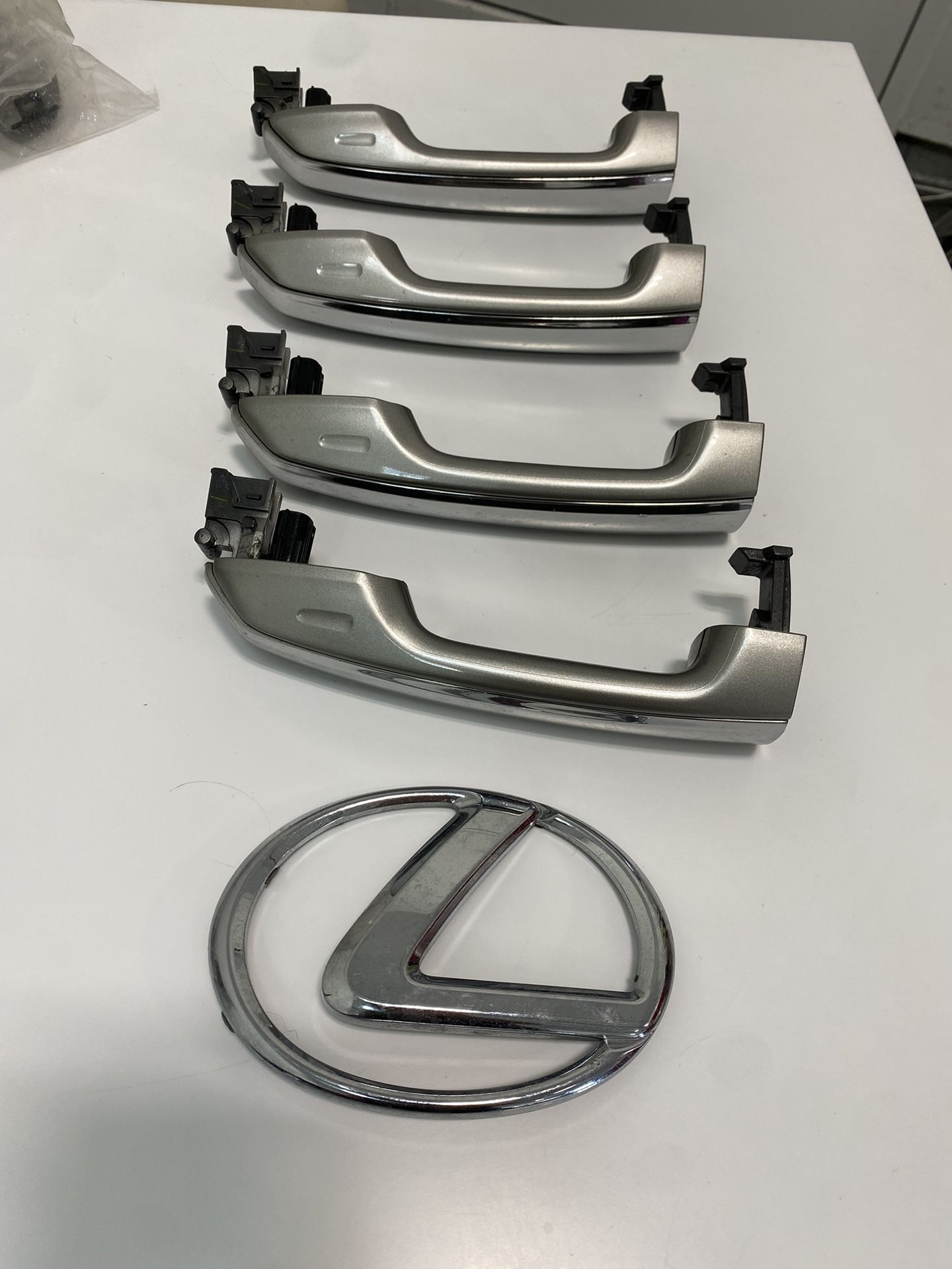 Lexus LX570 Exterior Door Handle Set
