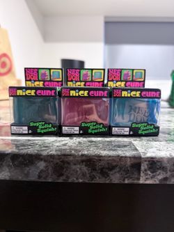 NeeDoh Nice Cube Squish