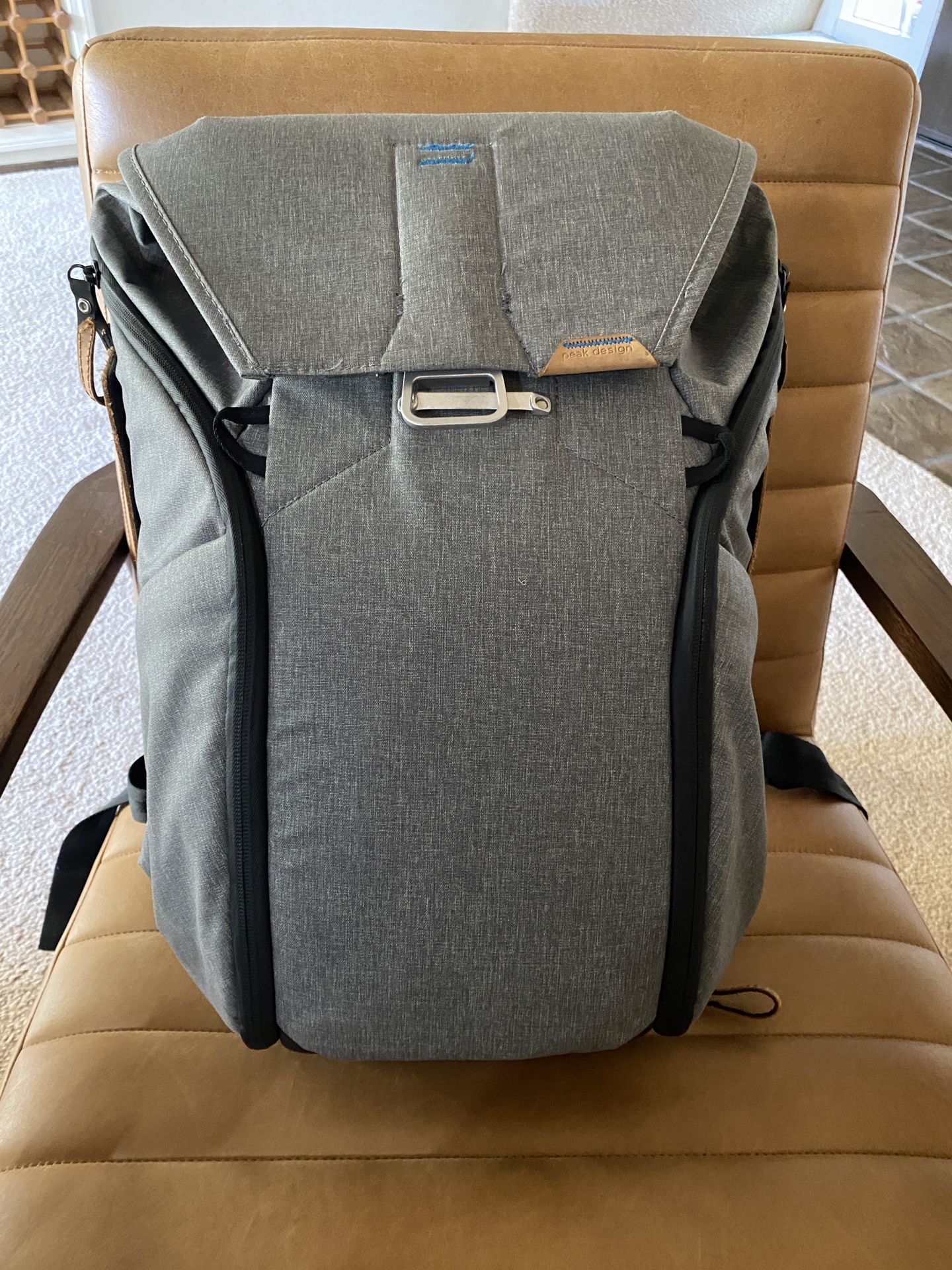 Peak Design charcoal 20L backpack