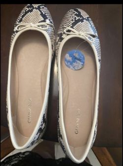 New Ginnia Bini Flat, Snake Print Size 9 $20