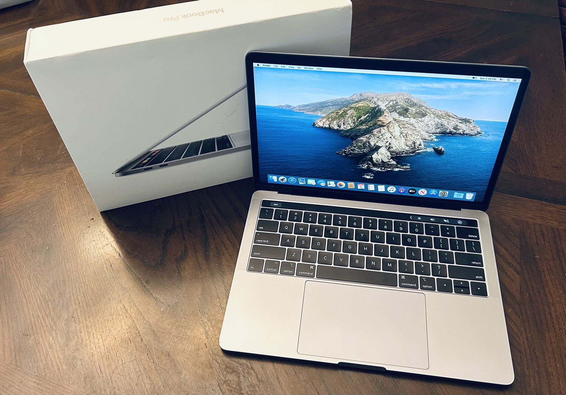 13” MacBook Pro Touchbar - I7 - 16gb Ram - 256gb SSD