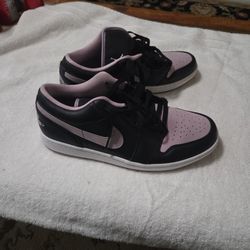 Air JORDAN 1 Iced Lilac Size 10