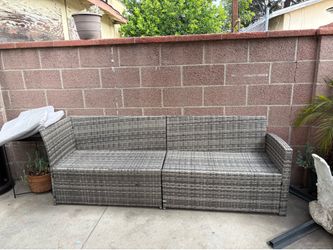 Outdoor sectional seats & firepit