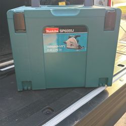 Makita Plunge Cut Circular Saw