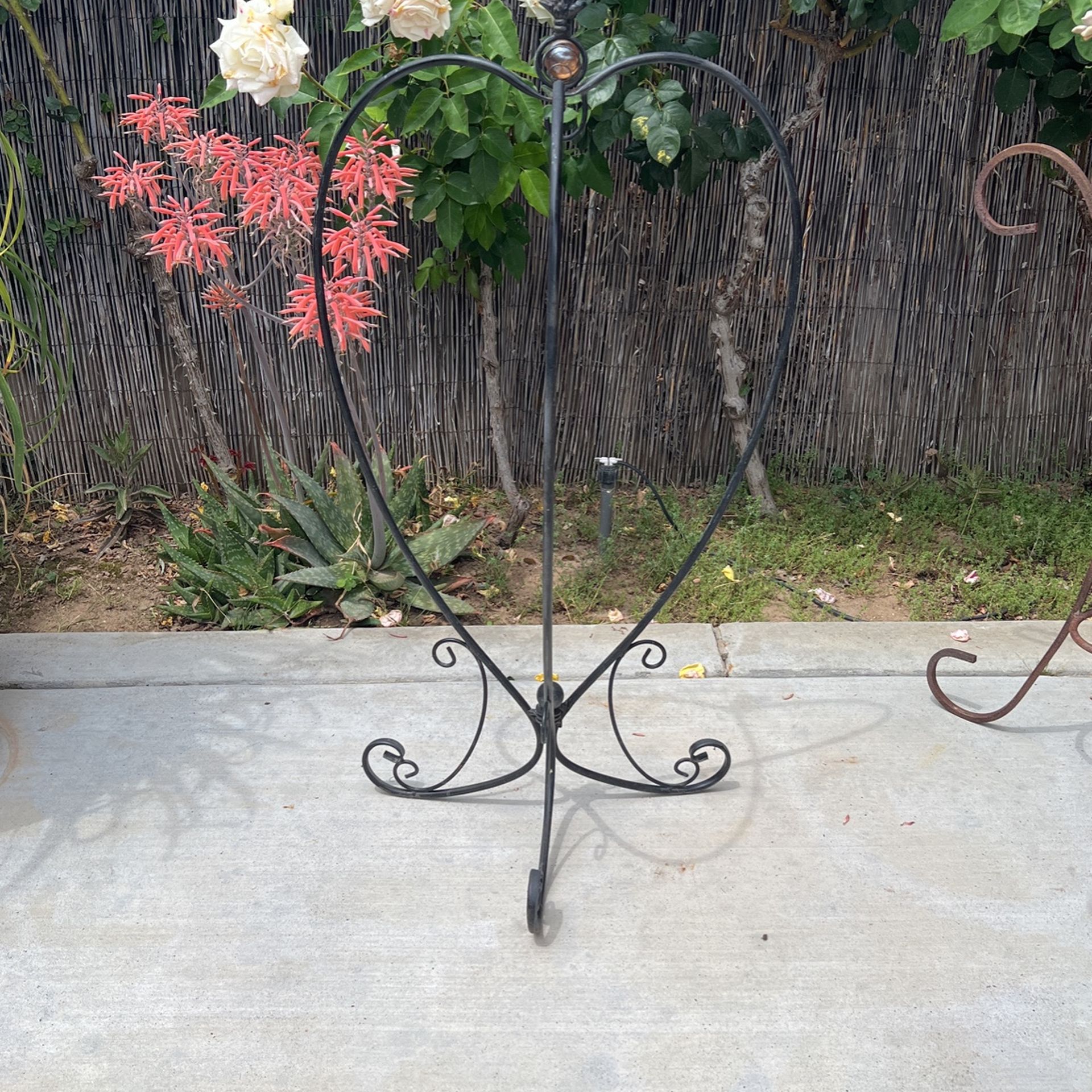 Outdoor Hanging Plant Holder 