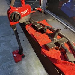Milwaukee M18  Fuel Vacuum