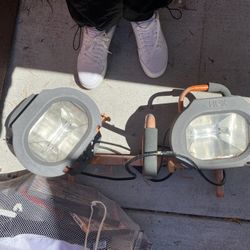 HDX 1200-Watt Halogen Tripod Work Light (Model H1200DPT