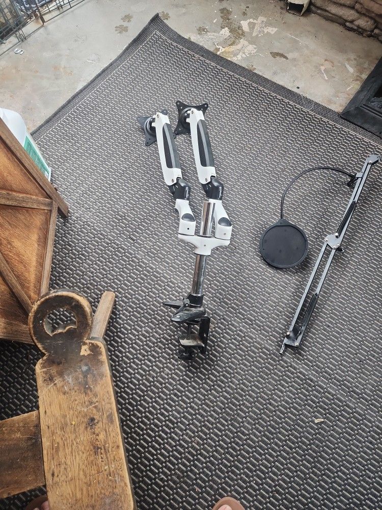 Brace For Two Large Computer Screens For A Desk