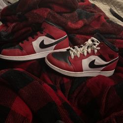 jordan mids size 6.5 throw offers , no less then $50