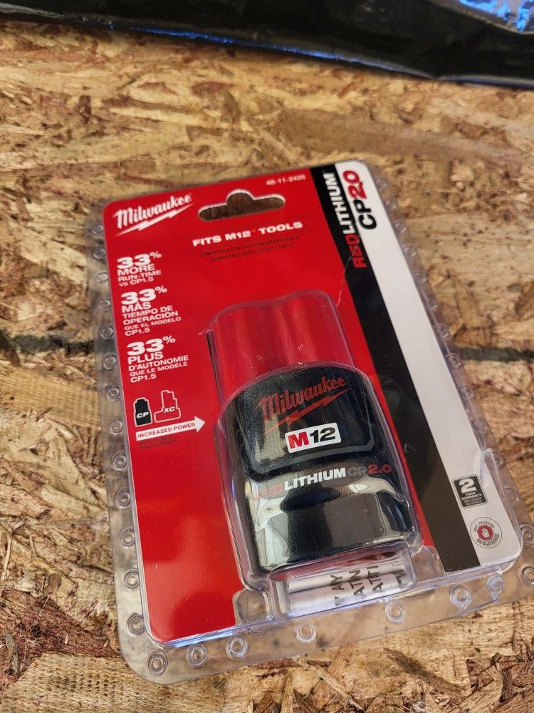 Milwaukee M12 12-Volt Lithium-Ion 2.0 Ah Compact Battery Pack