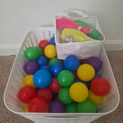 Kids ball pit balls + toy bowling set