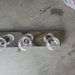 Bathroom fixture/ vanity light