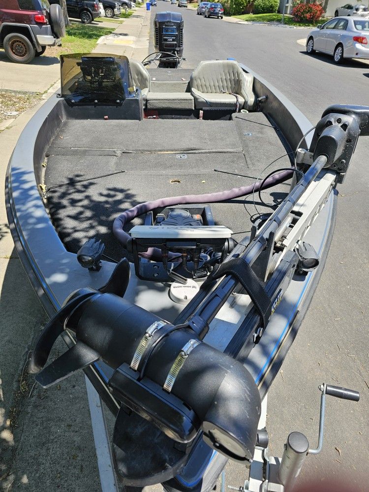 Ranger 374v Comanche Bass Boat, Ultrex, Garmin, Ready To fish 