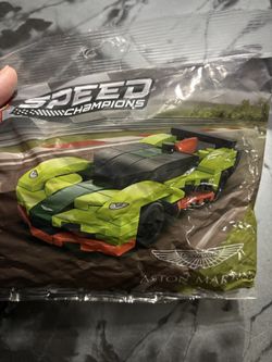 Lego Aston Martin Valkyrie AMR Pro 30434
