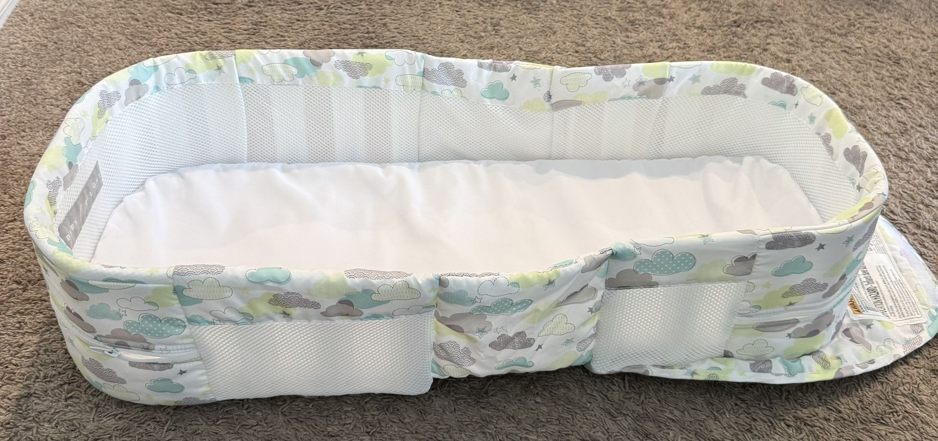Baby Delight Snuggle Nest Infant Portable Lounger Bassinet, Skis