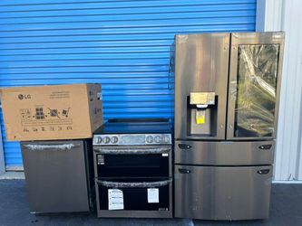 new full kitchen set (COMBO) LG black stainless steel refrigerator counstove, microwave, dishwasher.