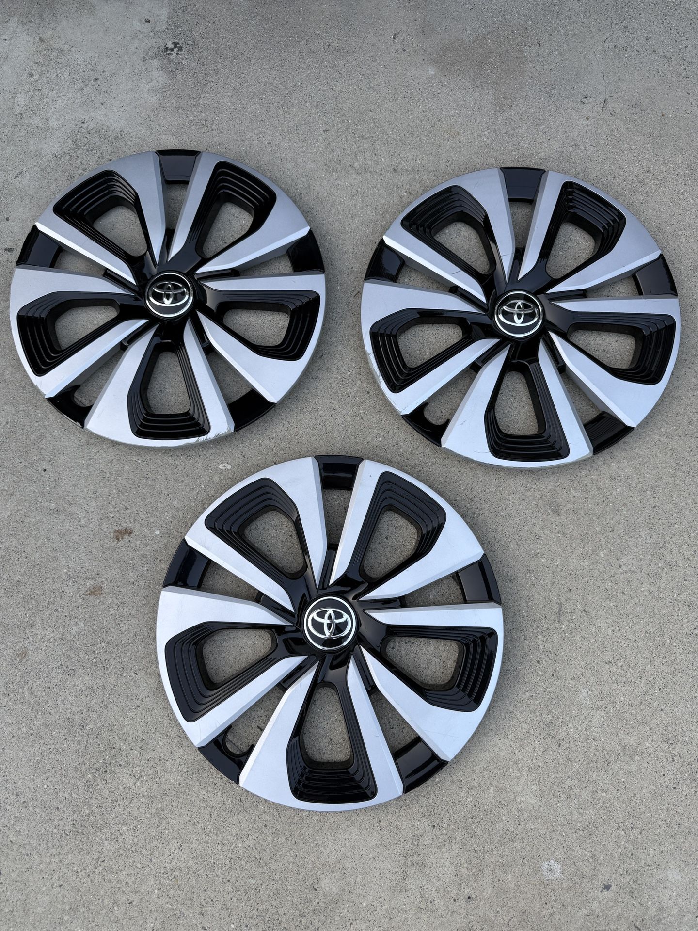 Prius Prime Hub Cap