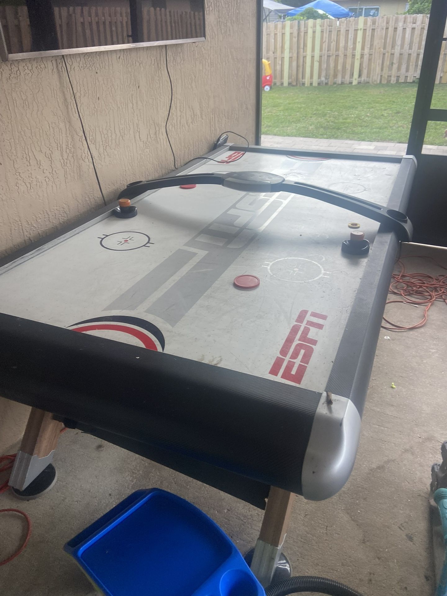 Free Air Hockey Table