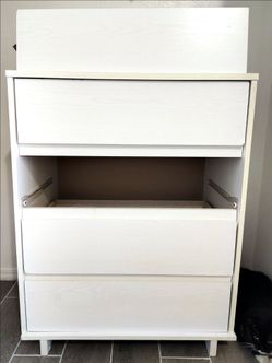 BRIGHT WHITE, CLEAN 4-DRAWER DRESSER — DIY REPAIR PROJECT