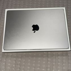 13 inch MacBook Air- Starlight