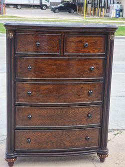 DRESSER
