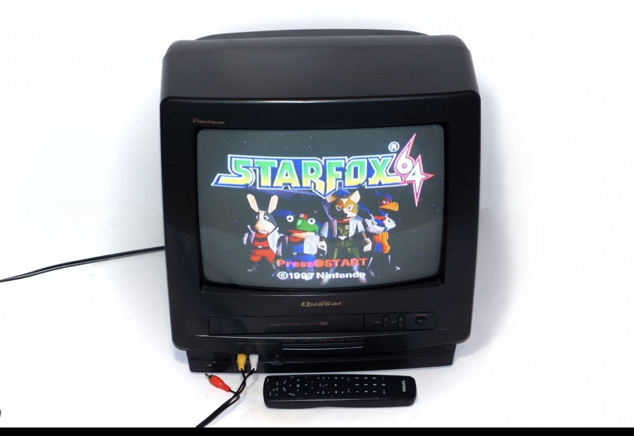 QUASAR VV-134 13" Color CRT TV / VCR Combo With Remote ! Retro Gaming DREAM