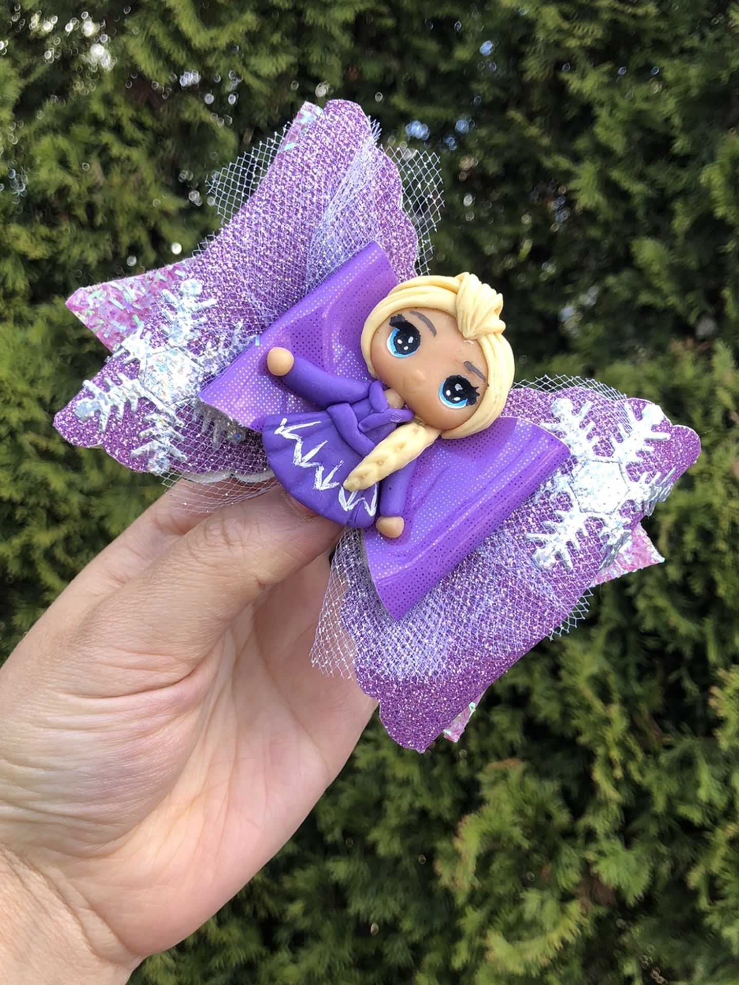 Elsa Bow